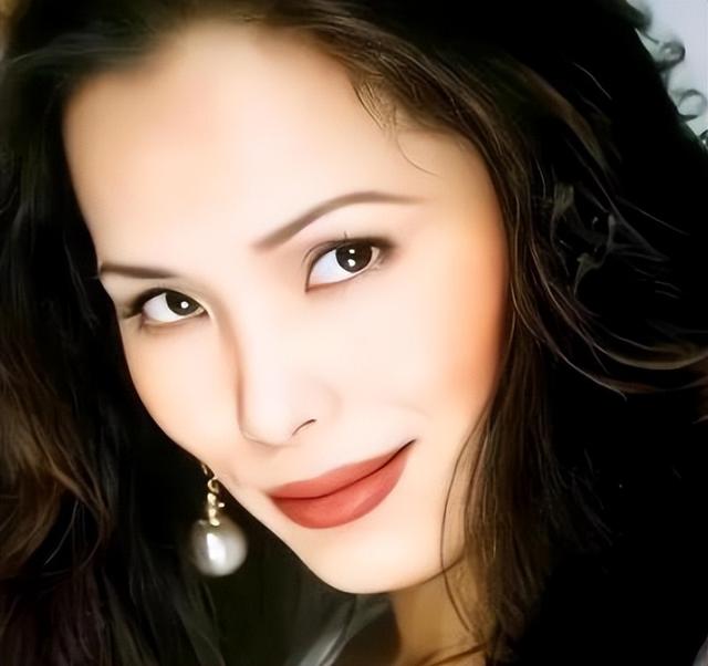 60岁的韦唯:熬走家暴前夫,住纽约豪宅,3个儿子成最大心结