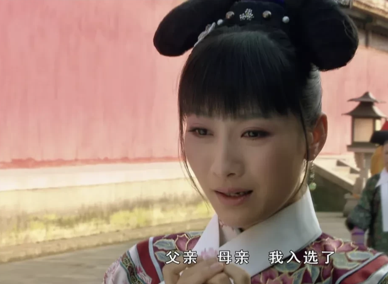 拍《甄嬛传》时，孙俪头太痒偷偷挠了一下，导演一看拍手道：太棒了，就这么演