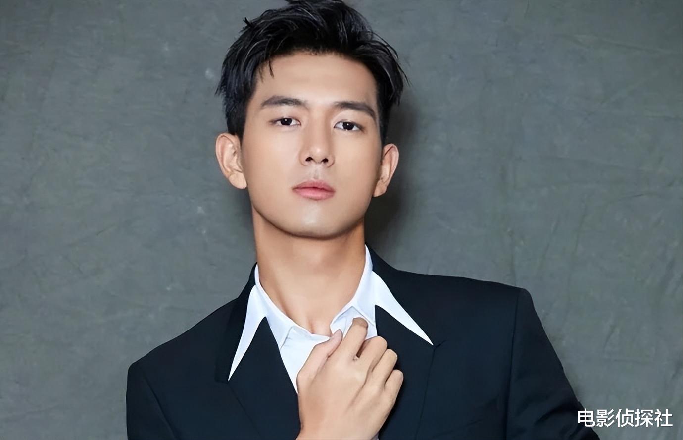 李现恋情疑曝光!女方是网红离异带娃,更多蛛丝马迹被扒