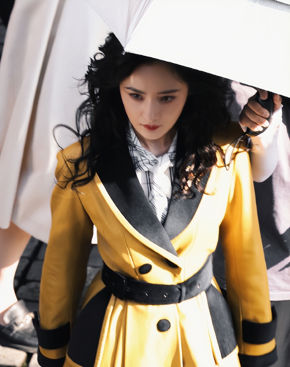 挤眉弄眼,摇头晃脑?36岁唐嫣带来85花“教科书”式演技