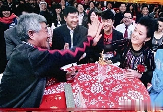 “辣妹子”宋祖英，最后落得的下场，赵本山在23年前就已料到了！