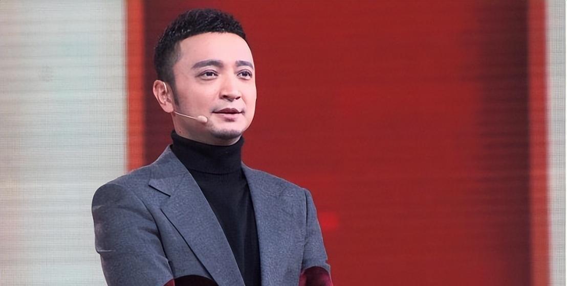 央视主持人重播!超过24人被驱逐,那尼格买提迟早会被驱逐吗?