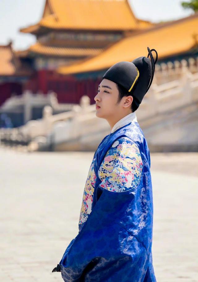 吴镇宇费曼相爱相杀!14岁儿子180高好帅气,娇妻罕见露面太靓丽