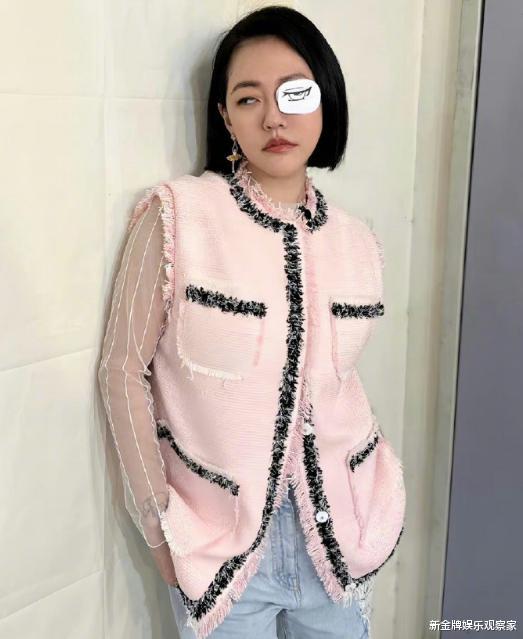 小S|44岁小S怎么成一只眼?咬死不认被家暴,COS日本动漫人物转移话题