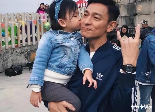 朱丽倩:带亿万嫁妆嫁刘德华,46岁为他高龄产女,如今怎样了?