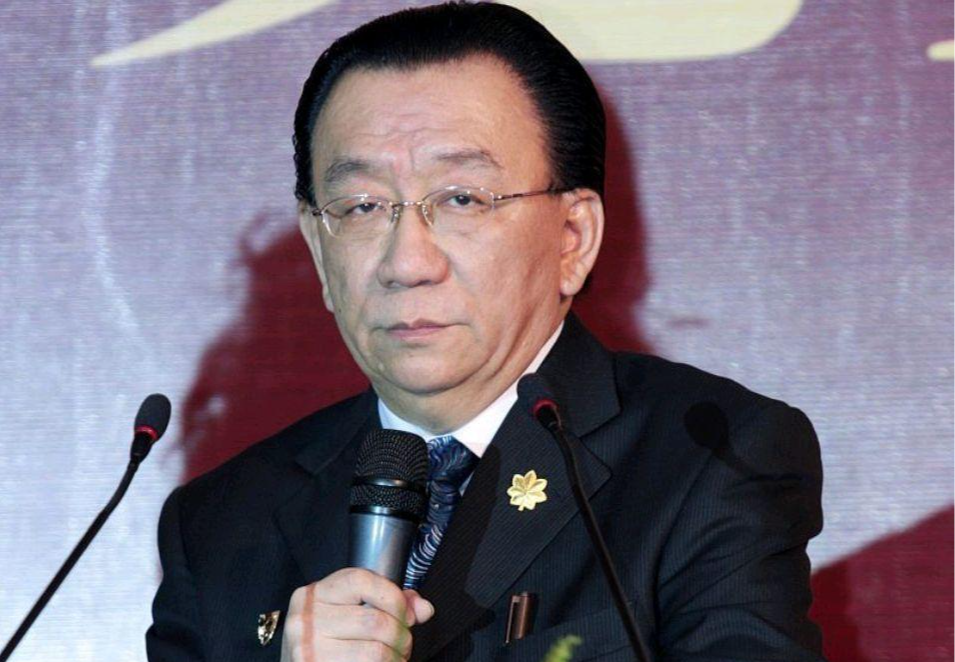 于世猷的情况都知道,郝爱民为啥也被清理门户?侯耀华看他别扭