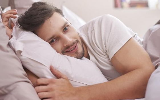 睡眠|男性开始衰老时，一般有“1大2小2臭”，若你没有，说明你还年轻