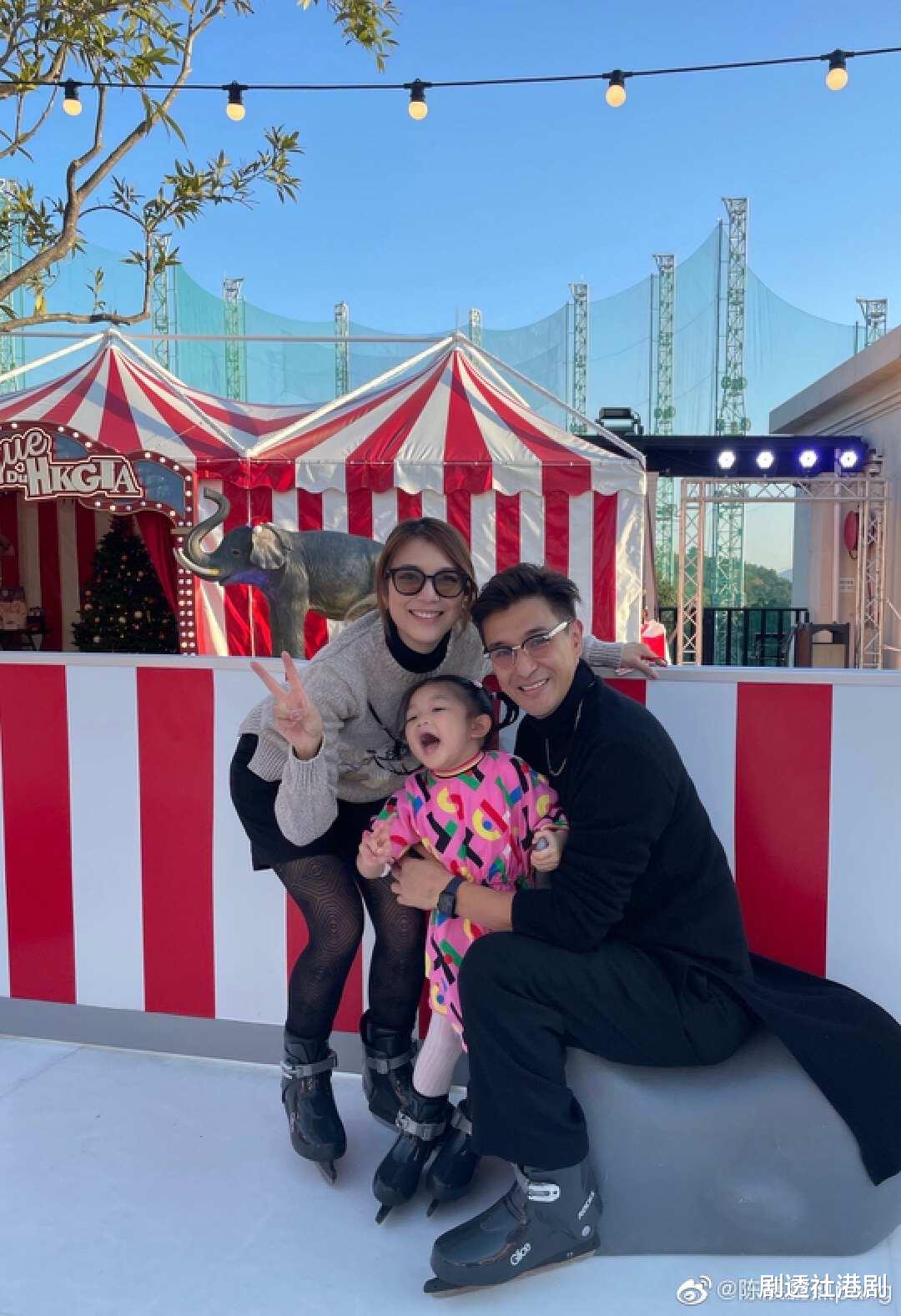 TVB视帝夫妇现身活动！女方发胖明显疑似有喜，二人称有意追二胎