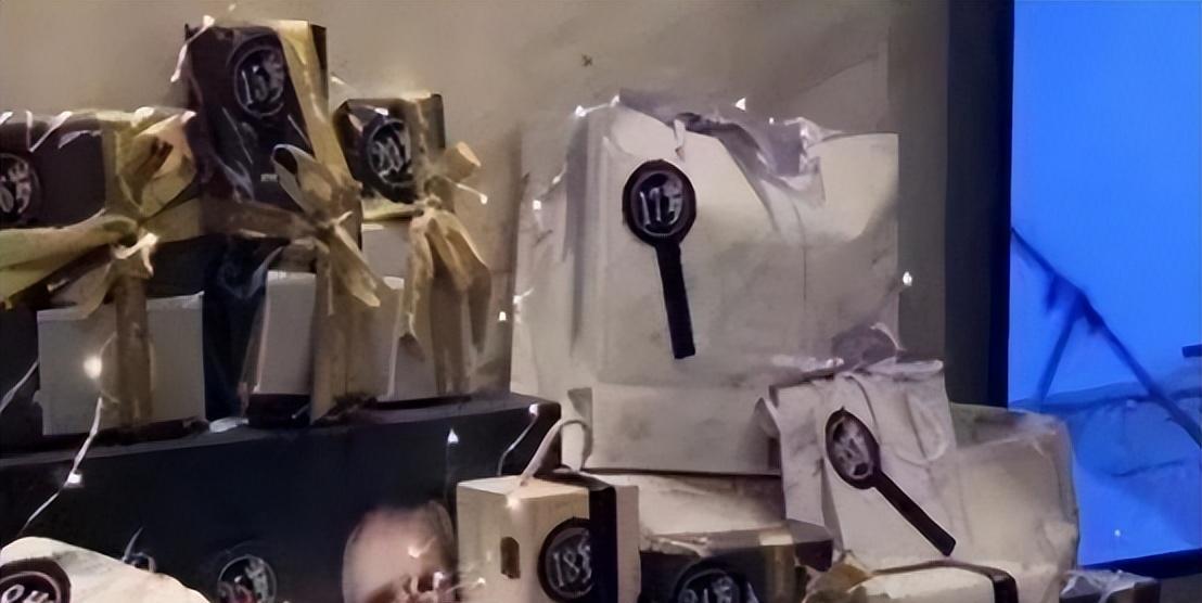 旺旺|白马会所覆灭记：无数富婆疯狂砸钱，19年因“头牌鸭王”一夜倒闭