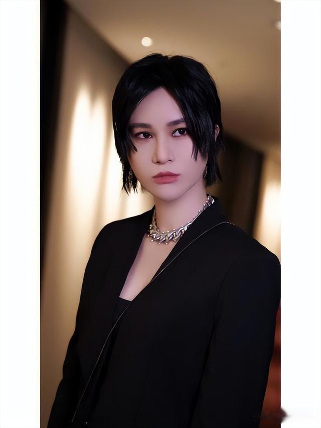 乐坛没落?没有代表作却被捧为歌坛顶流,这些“小丑”真是笑死人