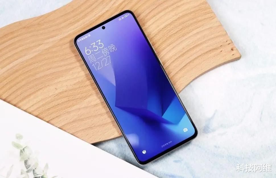 第一名|3K价位性价比第一名，2K高光屏+OIS光学防抖，售价3299元供不应求