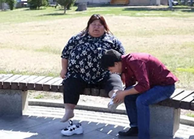 “330斤的爱情：胖妻瘦身的浪漫旅程”