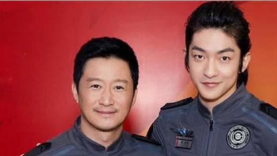 吴京捧红的“白眼狼”，爆红后反咬一口，今落魄到无戏可拍