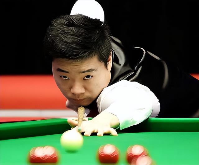 “台球天才”丁俊晖:母亲55岁因癌离世,他娶财经女记者为妻