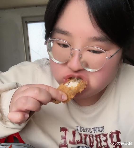 韩国 网红“脸脸”为流量吃胖80斤，无视丈夫婆婆劝告，离婚也要继续吃