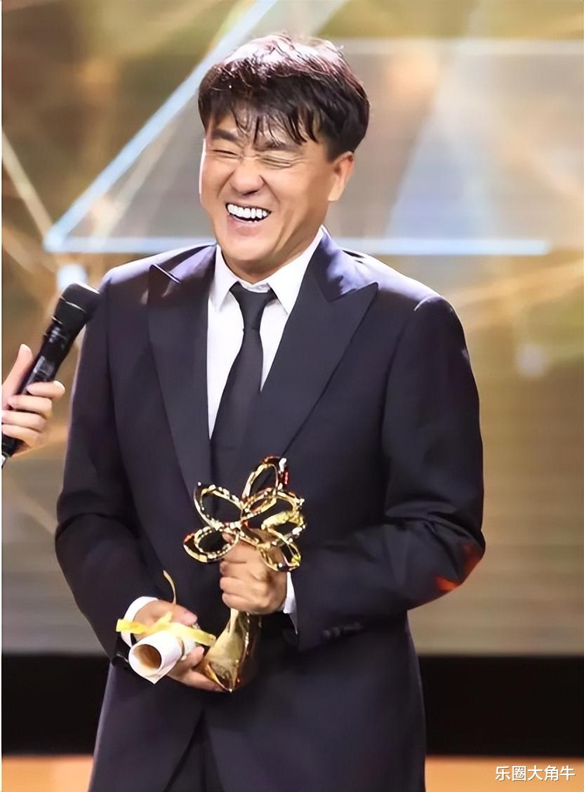 55岁何冰:娶同桌做老婆,25年过去,才明白他捡到的是一块宝