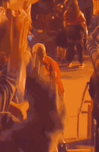 霉霉全球巡演狂揽百亿，歌迷买断机票酒店，外国总统总理写信表白