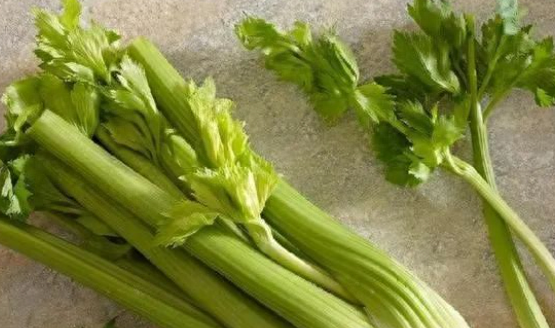 医生提醒:芹菜切勿和它一起吃,会损伤身体,很多人或还不知道