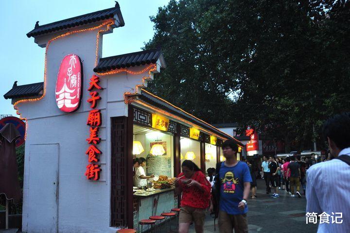 菠菜|最让人“失望”的6条美食街,价格高,味道差,网友:专坑外地人