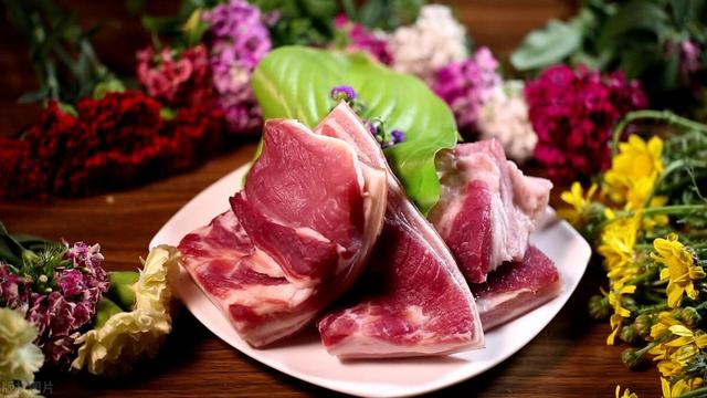 丈夫经常喝可乐,几个月后抱怨腰疼,小便带血,医生检查出肾结石