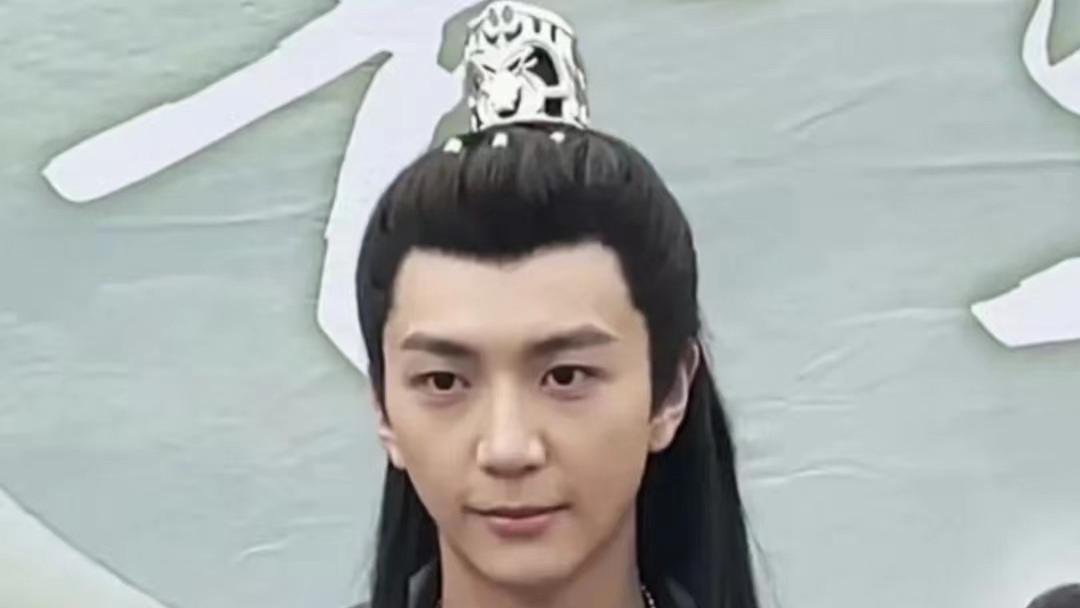 洪欣儿子古装造型撞脸刘宇宁，网友：资本的丑孩子和明星的丑娃娃