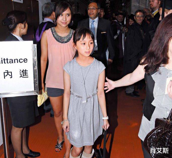 读女校遭棒打鸳鸯,与华为千金组闺蜜团,何超欣才是四房的王牌?