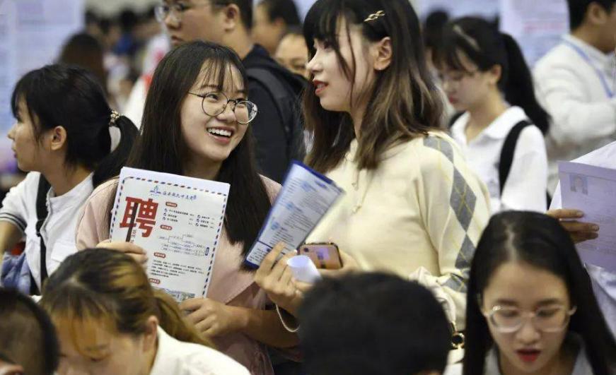 |为何年轻人不婚不育?受延迟退休影响,转变了一些家长的想法