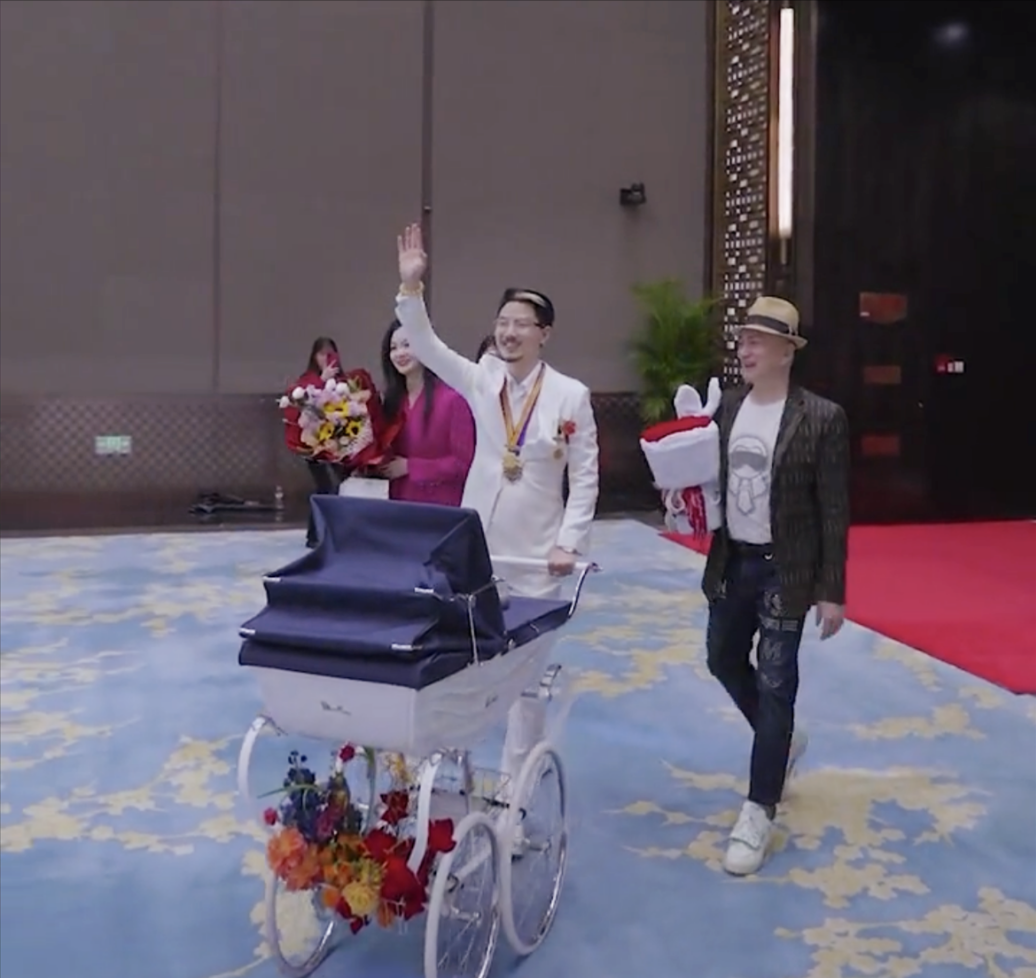 汤镇业|自从一代港星翁美玲陨落，汤镇业的“反噬”就已经开始了