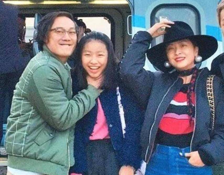陈奕迅18岁女儿高清正面照罕见公开,散发成熟女人味,美得好特别