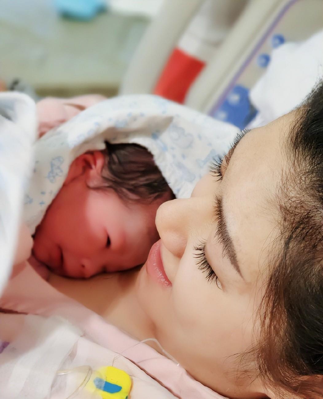 任家萱浴火重生,时隔十三年育有一子终圆梦!前夫张承中无福!