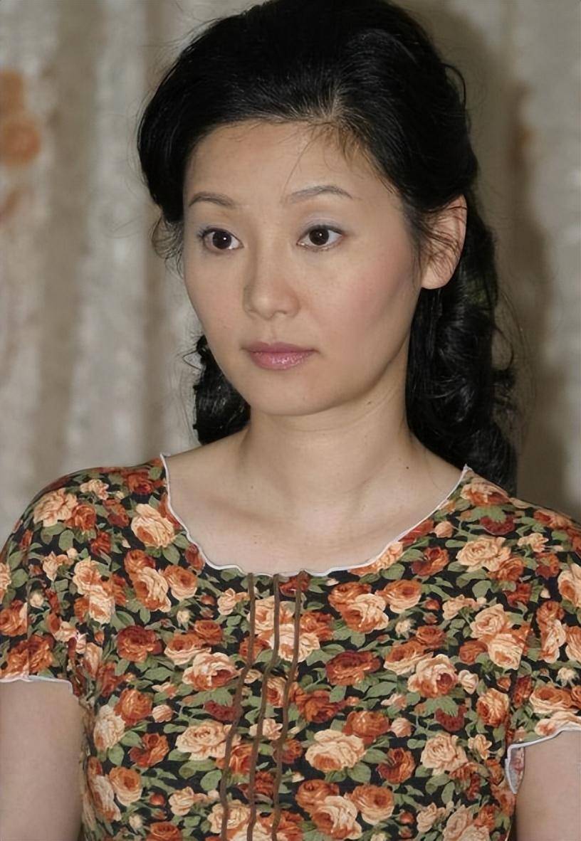 大佬又曝大瓜,徐帆收养的女儿,竟是大佬的私生女 - 娱乐资讯(主打网)
