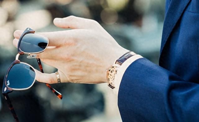 女模亲述海天盛宴:娱乐活动太疯狂,两晚挣五十万却伤痕累累