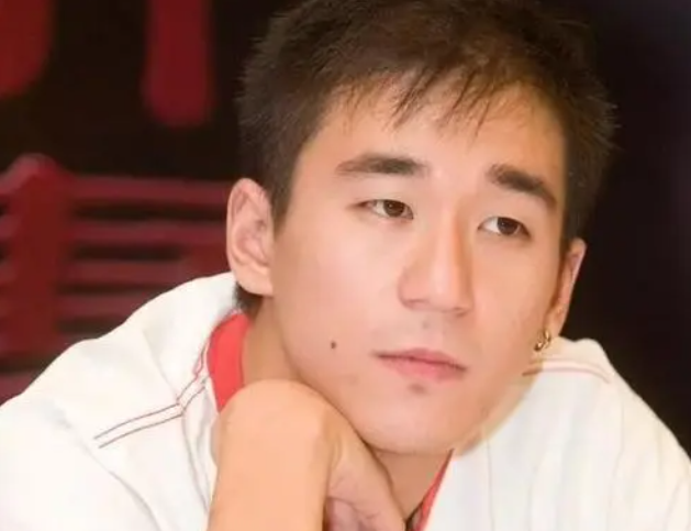 张国立:别再将我儿子当“问题男人”,他41岁未婚谁之过?