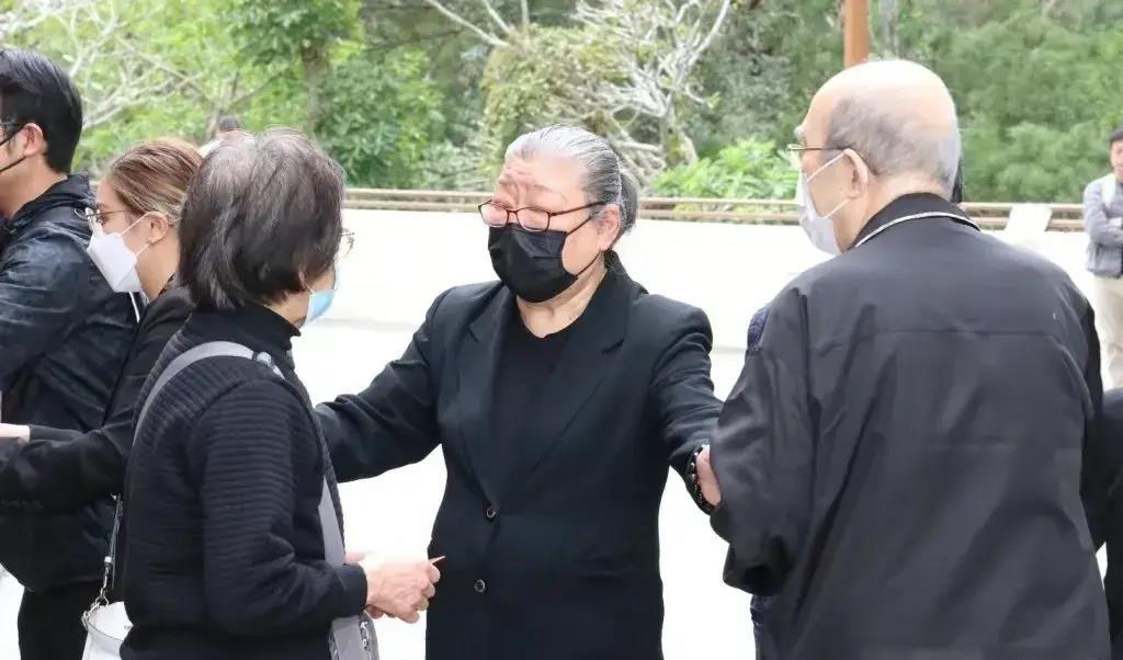 刘德华最新露面!胡子拉碴,笑容牵强,神情好憔悴,一夜老了10岁