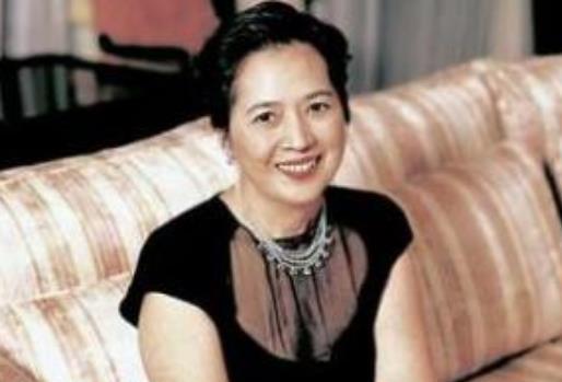 这一次，躺在重症监护室的李嘉欣，让我们明白了什么是“现世报”