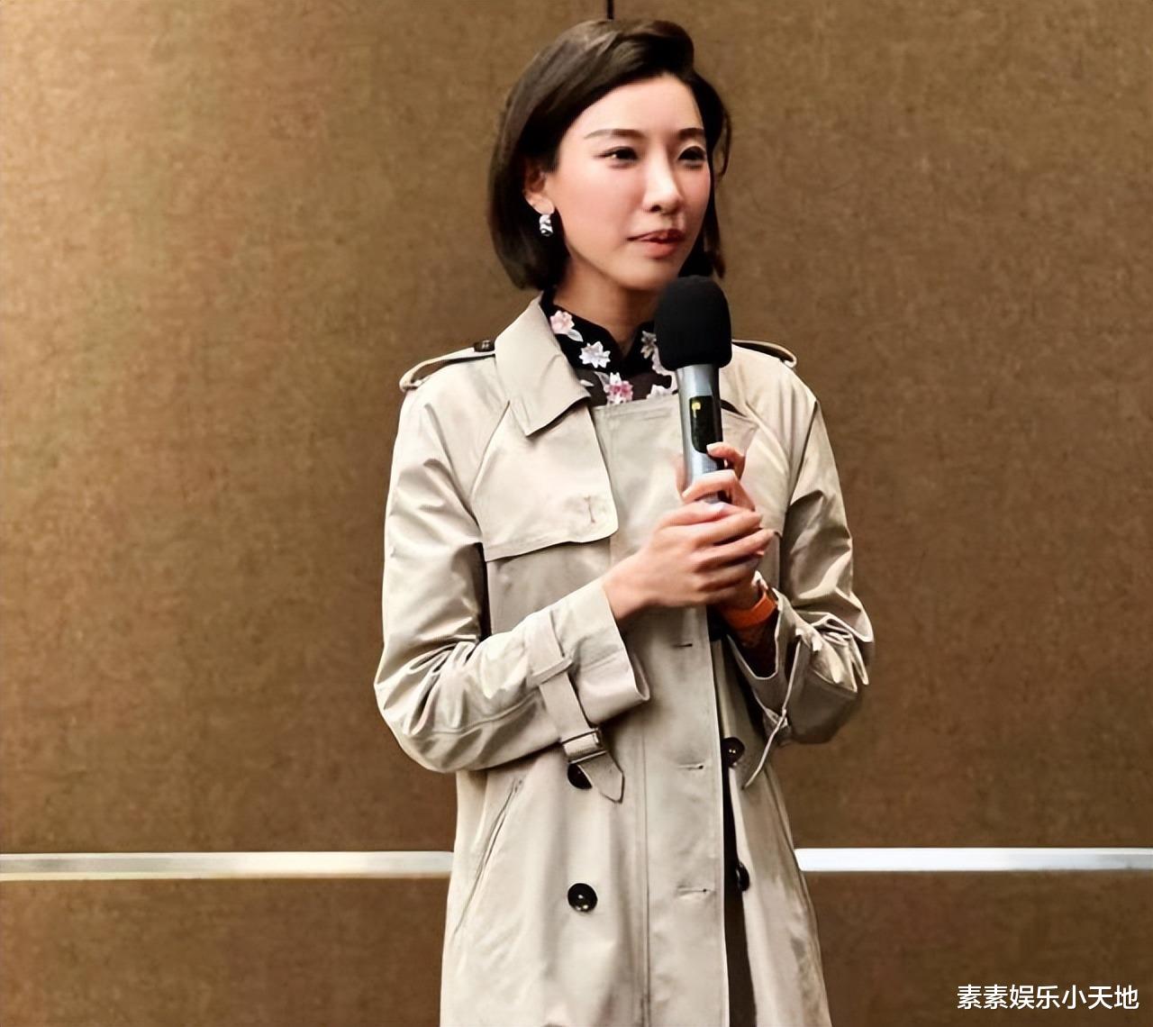 香港|齐娇带女儿回香港探望前夫和三太，在豪宅的楼顶拍摄风景照