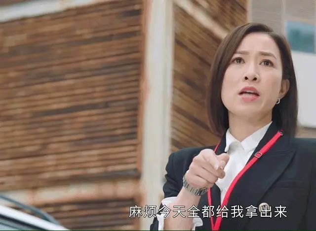 佘诗曼《新闻女王》翻车！被香港新闻主播炮轰剧情荒诞上班只宫斗