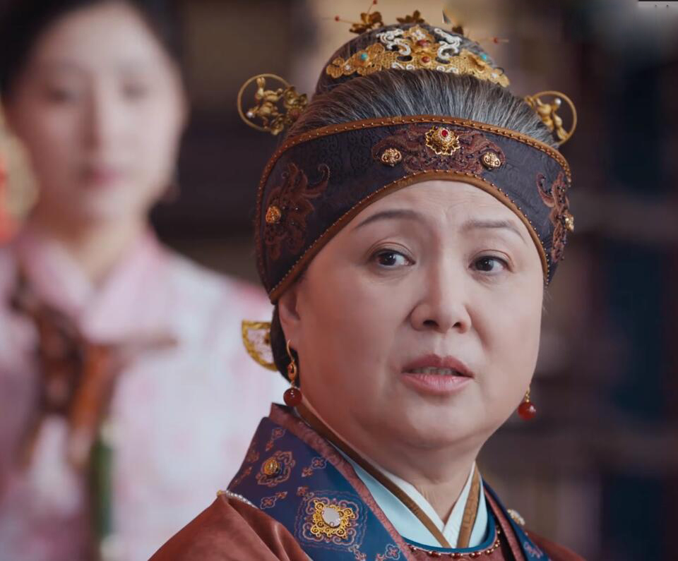 资本选的“老太君”像媒婆？网友：让这3个奶奶来演，味道就对了