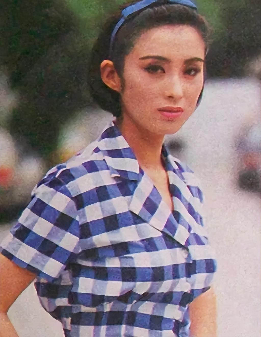 张敏,出道就是女一号,被向华胜宠了9年,55岁依旧无儿无女