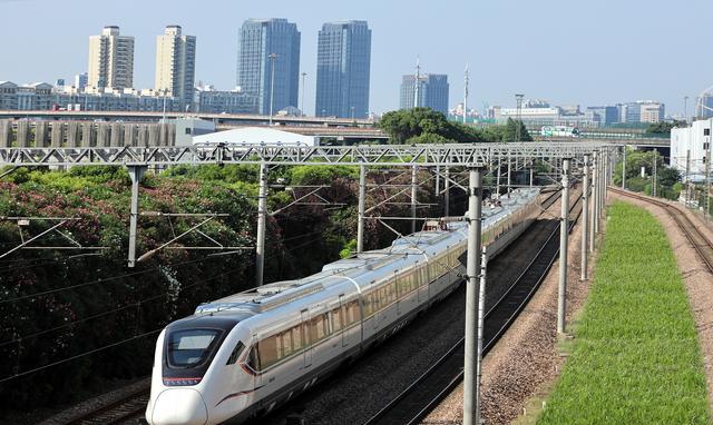 网约车|危险的内卷！外卖员快递员，网约车司机等8400万人