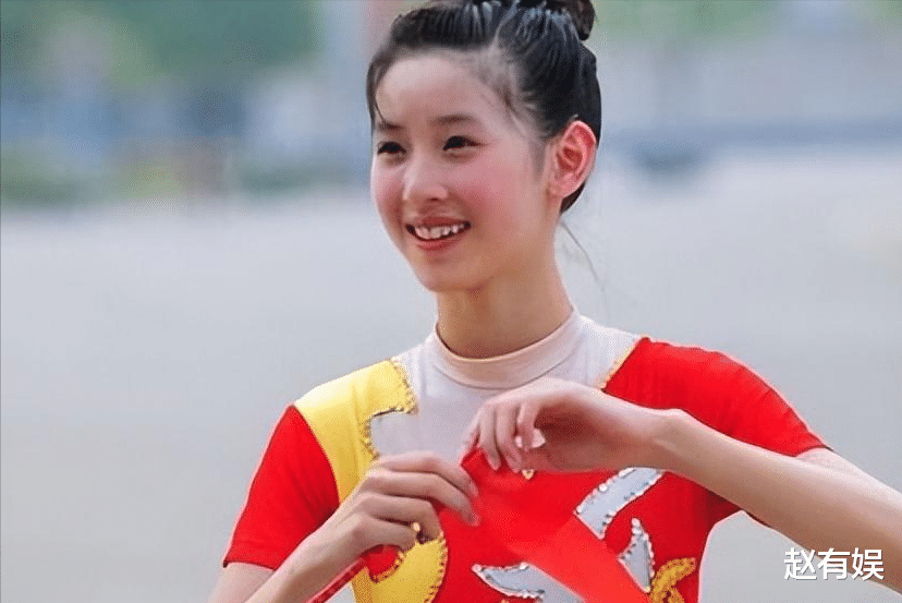 大瓜！王思聪嘲讽章泽天：她就是个“睡二代”，丢尽了清华的脸