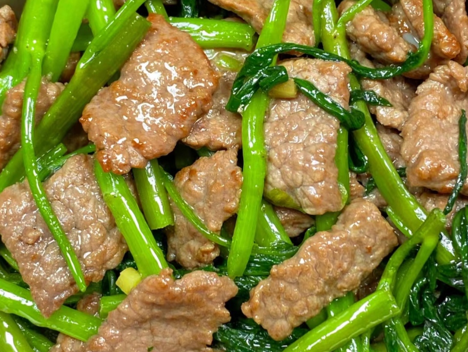 牛肉|上了年纪后，常吃八种蔬菜美食，维生素C含量高，增强免疫抗衰老