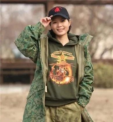 程愫|离婚六年,46岁程愫现状:独自带娃,活成了一束光