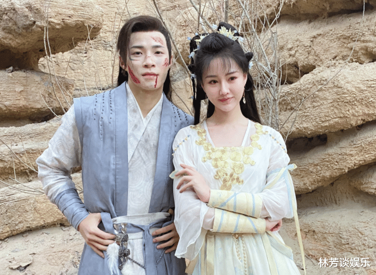 |奔着白鹿看《长月烬明》,被“关系户”黄馨瑶吸引,这脸认真的?