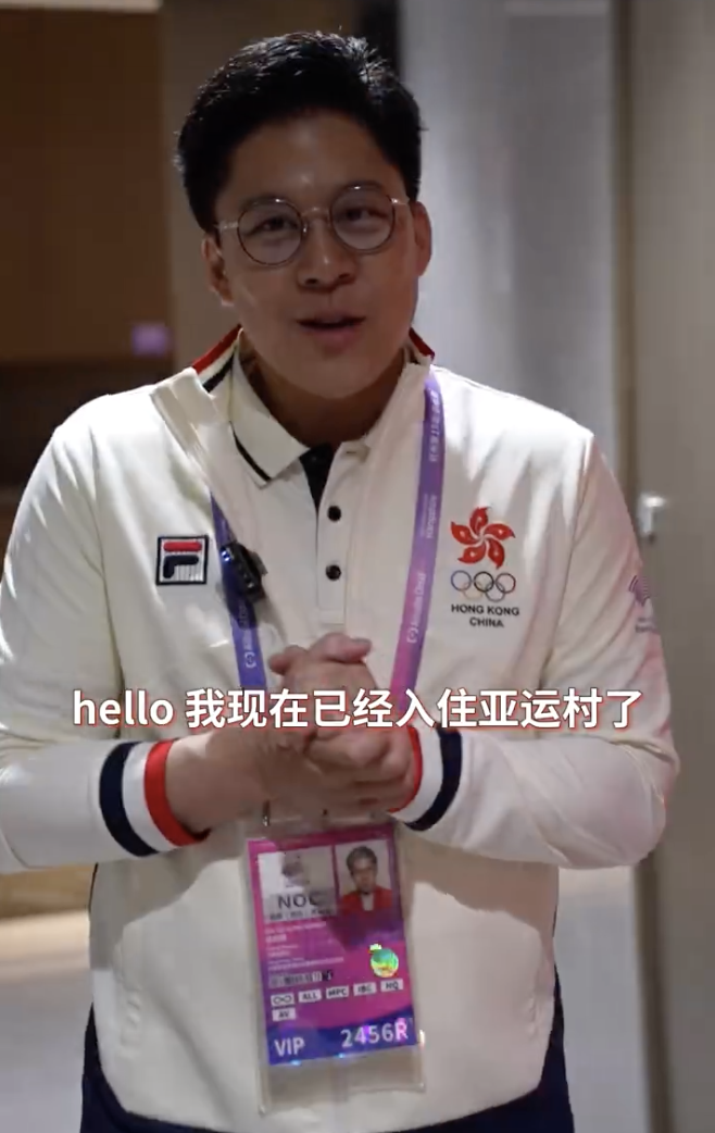 霍启刚被萌娃夸女朋友很厉害，慌张解释：说清楚不是女朋友是太太