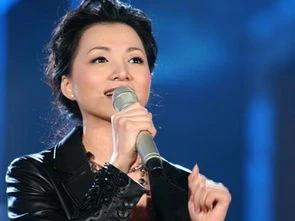 离了？董卿消失2年罕露面，暴瘦30斤脸颊干瘪，屋内撤走丈夫照片