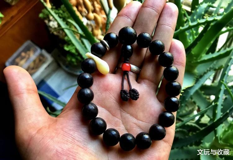 我是一个文玩男,贪财好色一身正气,谈笑风生却不动情的俗人