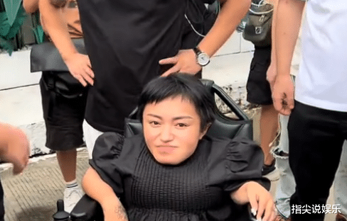 袖珍富豪李喜梅大婚，疑前夫大闹索要1亿损失费，丈夫反应被吐槽