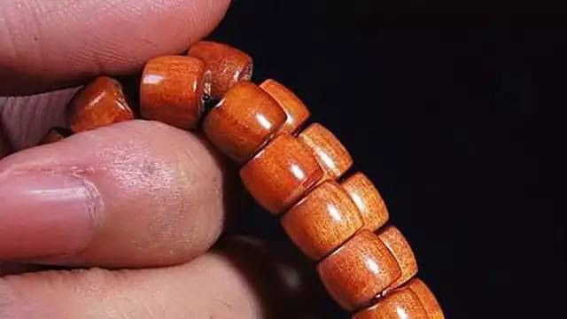 文玩|地摊货也能配出上万土豪串的感觉