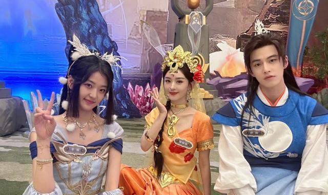 李维嘉|李维嘉:正式复出,在消失舞台578天之后和老搭档谢娜一起录综艺